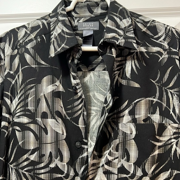 CRAZY HORSE Short Sleeve Button Down Shirt - Picture 3 of 3